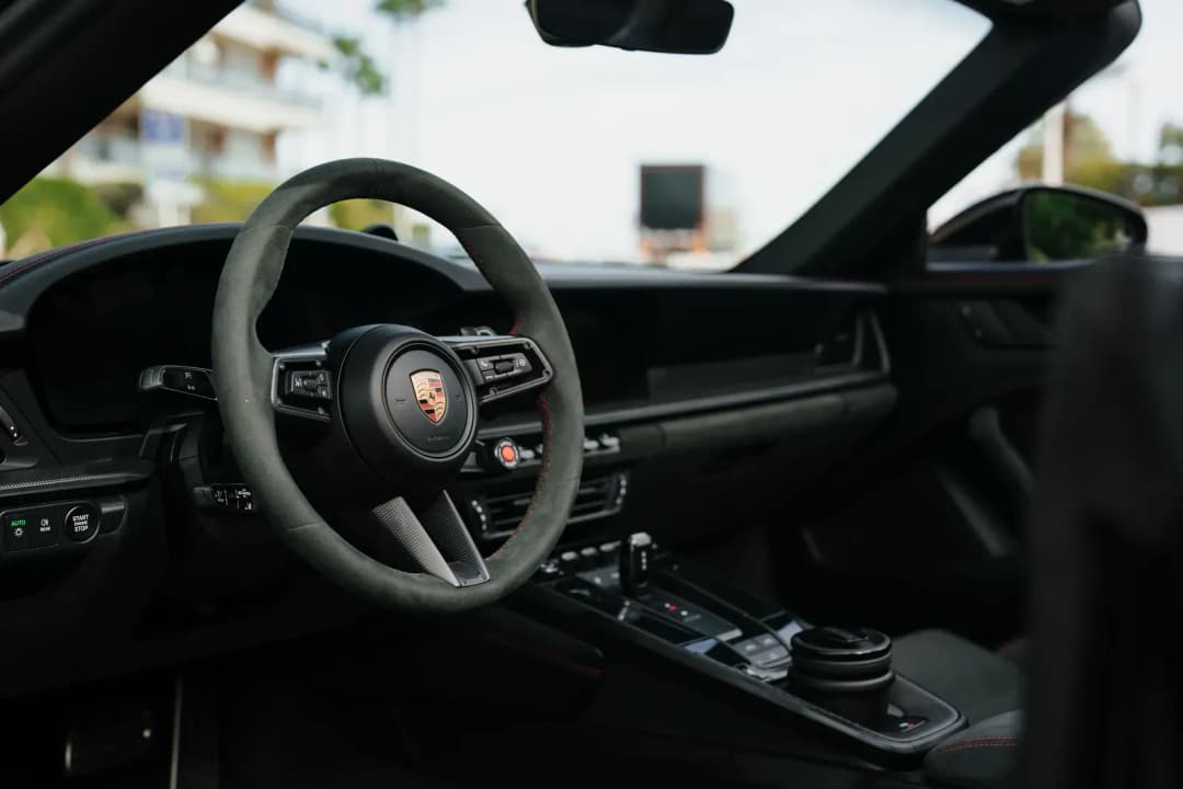 Porsche 911 Carrera 4 GTS Cabriolet (992.2) — photo 5