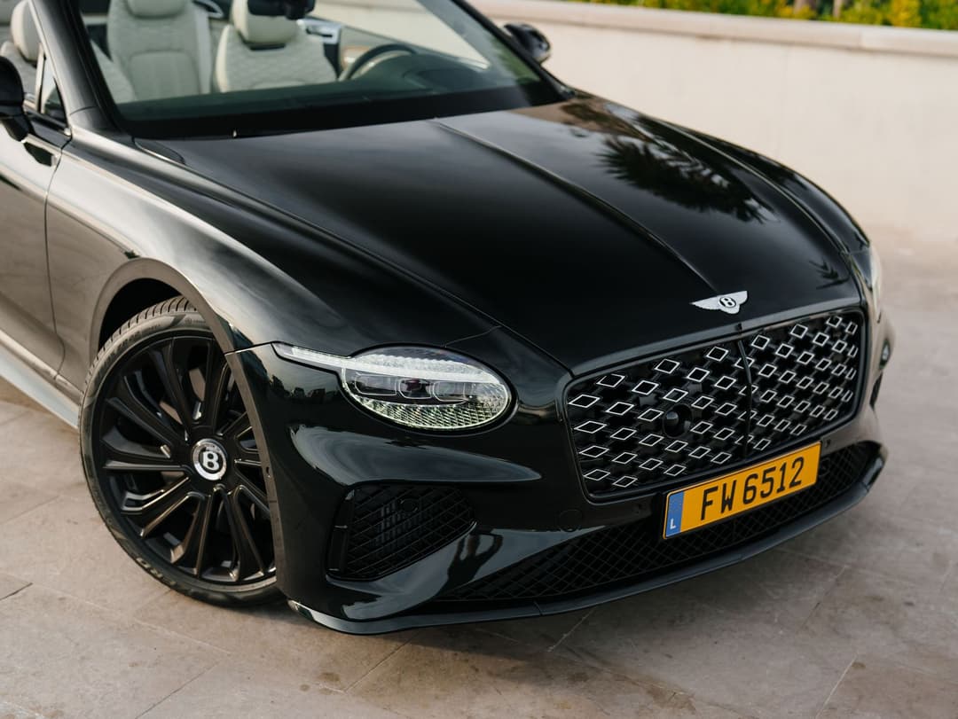 Bentley Continental GTC Speed Mulliner V8 Hybrid — photo 3