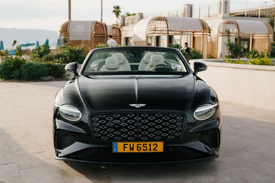 Bentley Continental GTC Speed Mulliner V8 Hybrid — photo 4