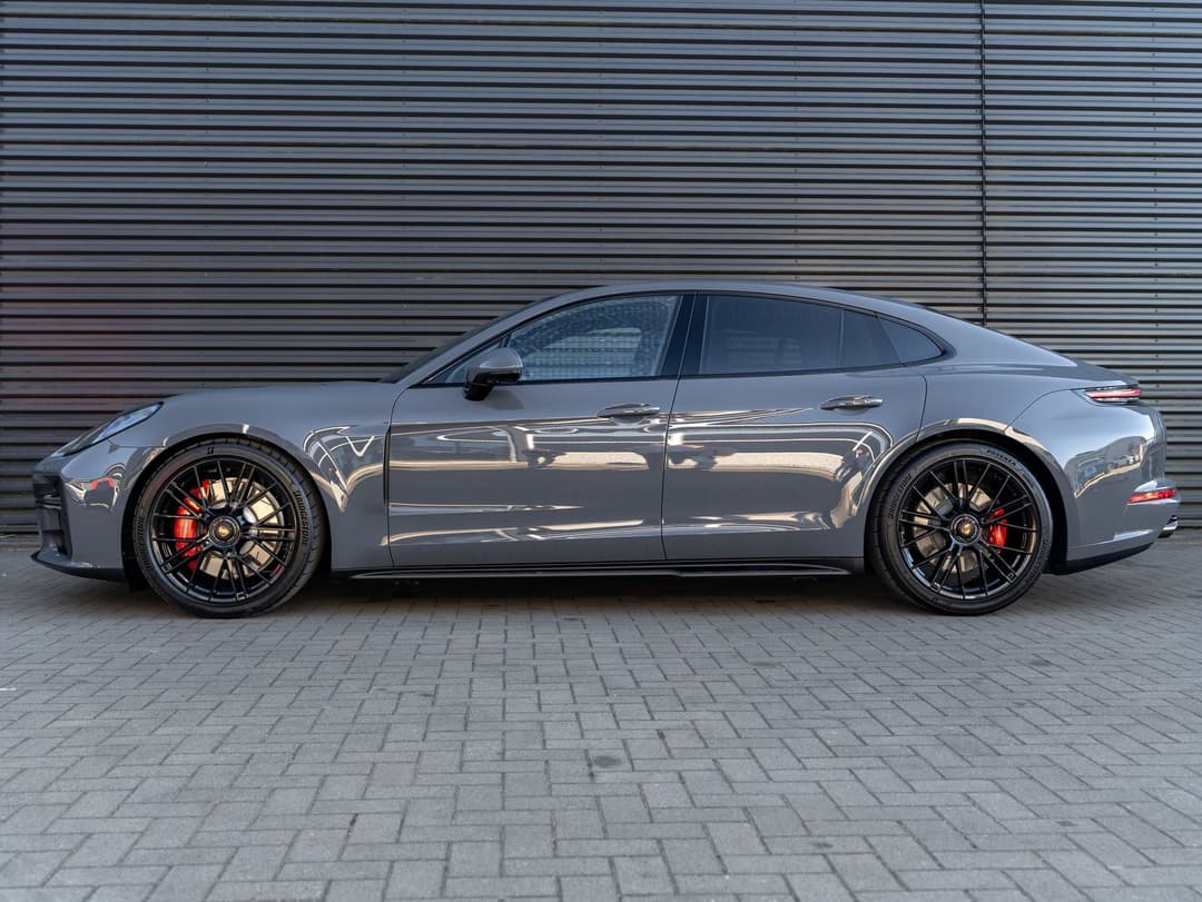 Porsche Panamera GTS Pack Interior GTS — photo 3