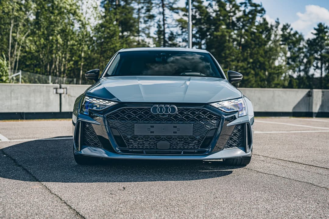 Audi RS3 Sportback Carbon Edition — photo 2