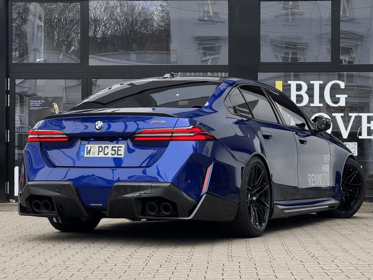 BMW M5 M Performance G90 — photo 3