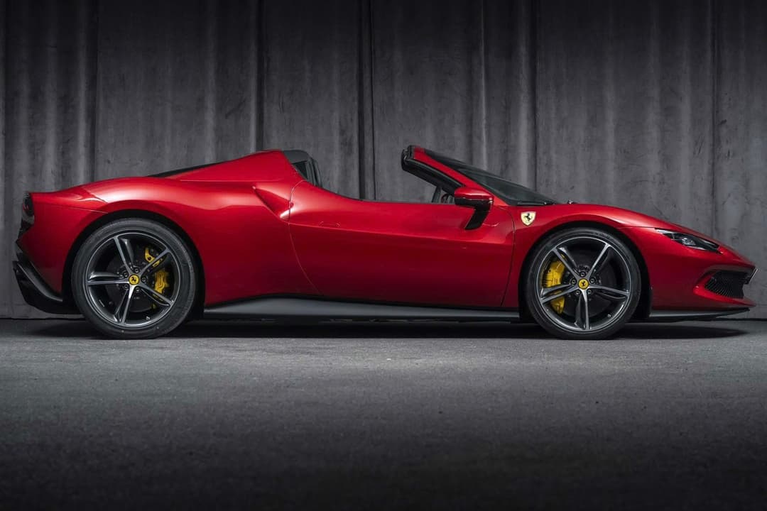 Ferrari 296 GTS — photo 2