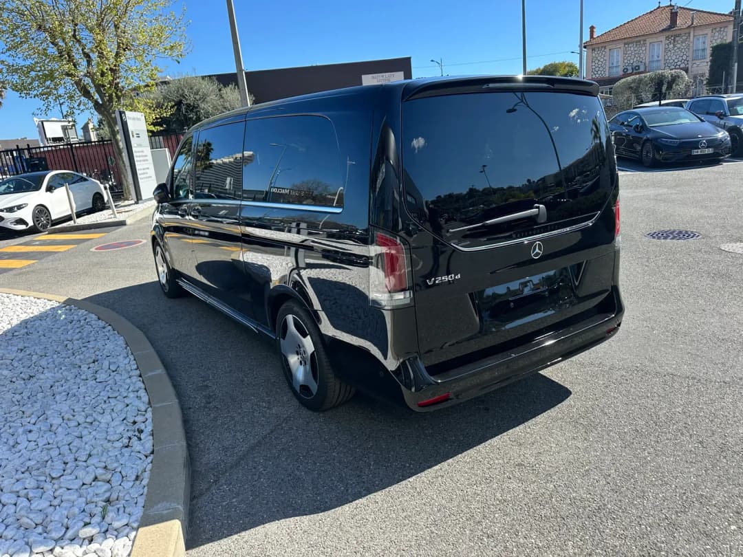 Mercedes-Benz V-Class 250 d Exclusive Maybach Style — photo 4