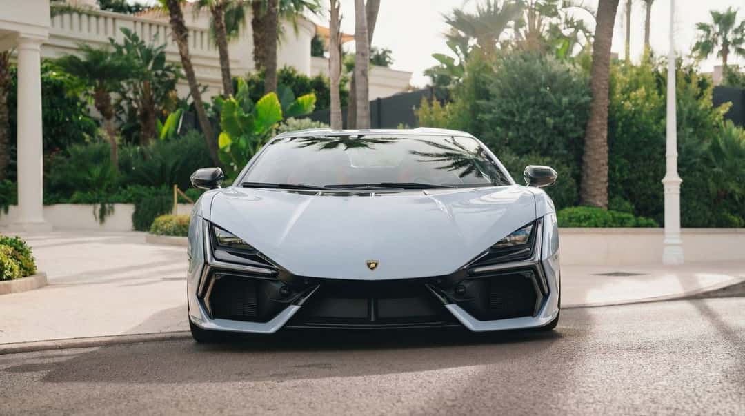 Lamborghini Revuelto