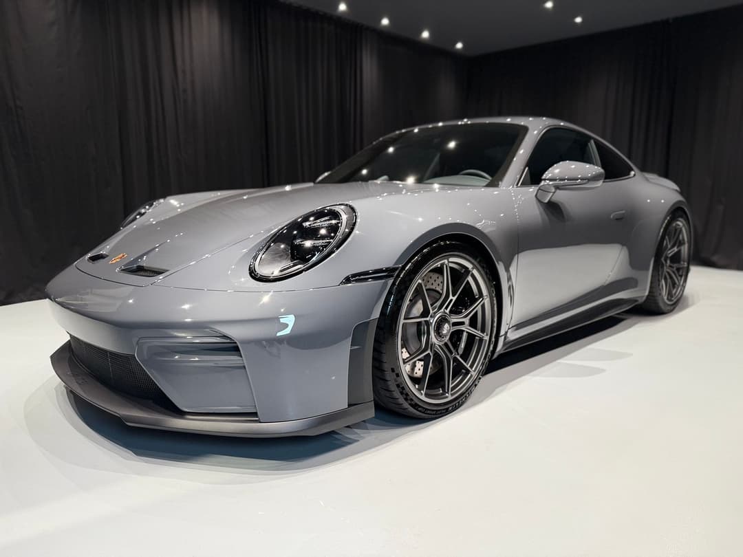 Porsche 911 GT3 Touring (992.2) — photo 2