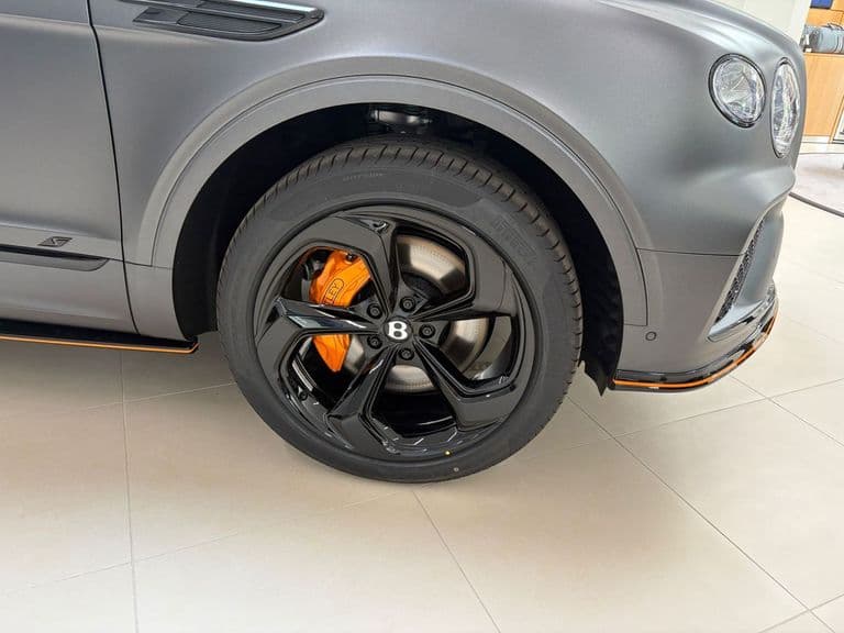Bentley Bentayga S Black Edition V8 — photo 3