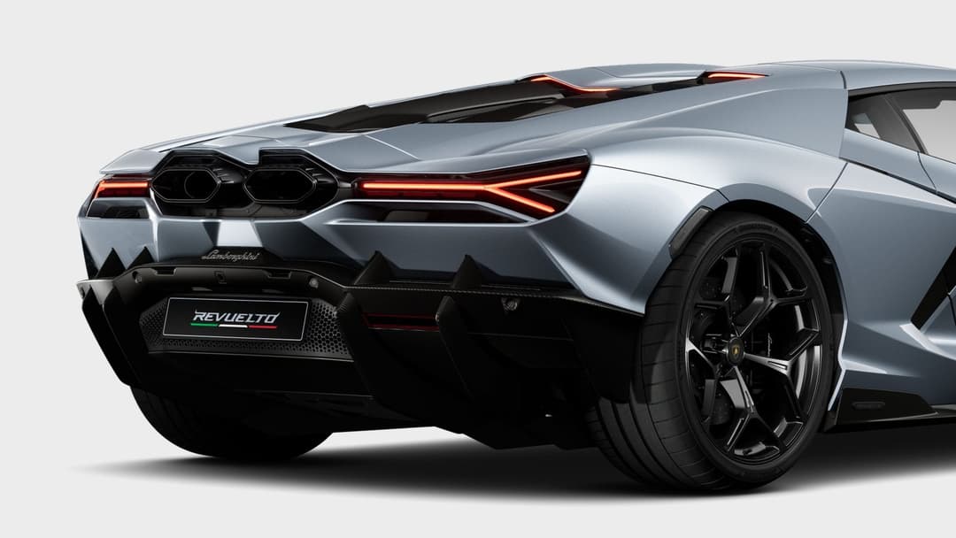 Lamborghini Revuelto — photo 3